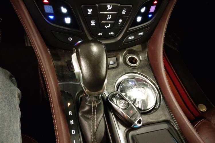 Used Buick Envision 2014 28T All-Wheel-Drive Versatile Sports Flagship Edition Gear Lever