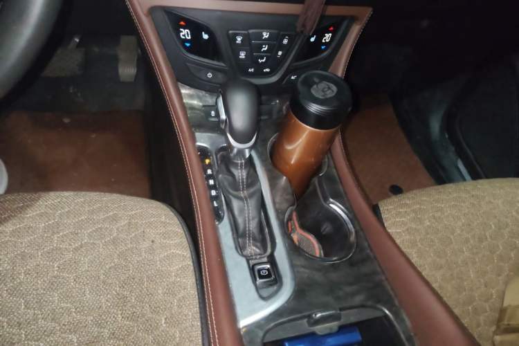 Used Buick Envision 2014 28T Four-Wheel Drive Elite Model Gear Lever