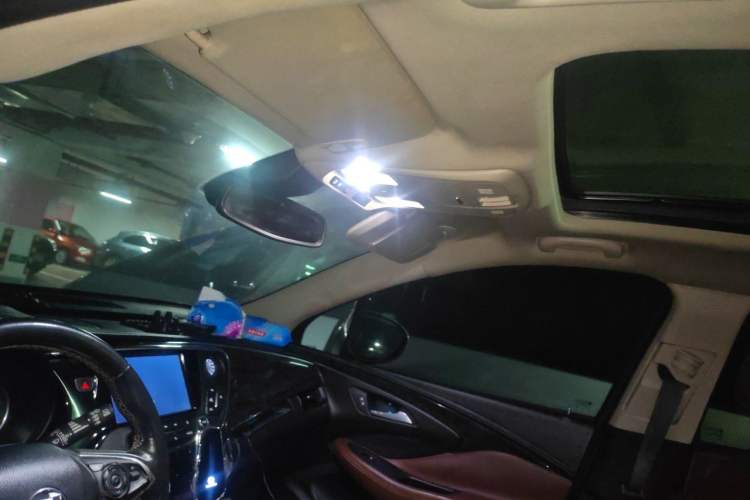 Used Buick Envision 2014 28T Four-Wheel Drive Luxury Model Headliner