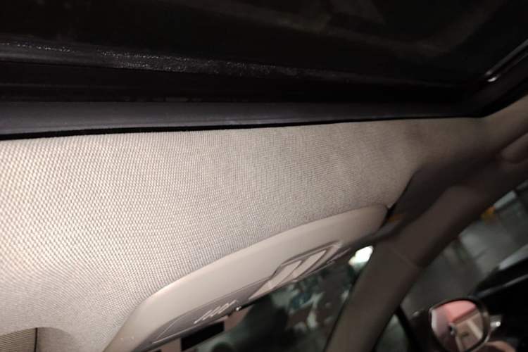Used Buick Envision 2014 28T Four-Wheel Drive Elite Model Headliner