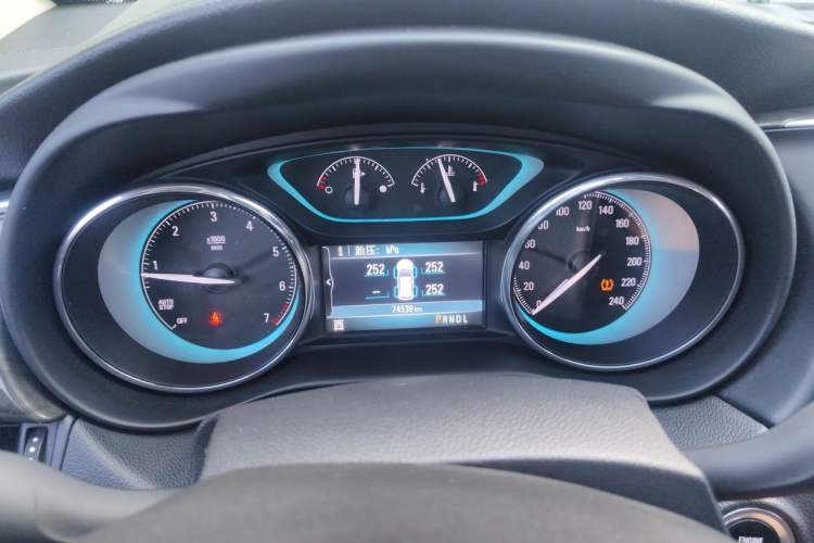 Used Buick Envision 2014 28T Four-Wheel Drive Luxury Model Instrument Cluster