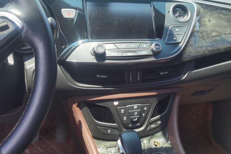 Used Buick Envision 2014 28T Four-Wheel Drive Elite Model Interior 3