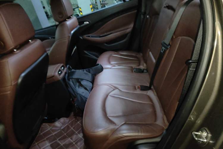 Used Buick Envision 2014 28T Four-Wheel Drive Luxury Model Interior 4