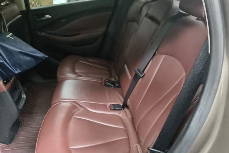Used Buick Envision 2014 28T Four-Wheel Drive Luxury Model Interior 4