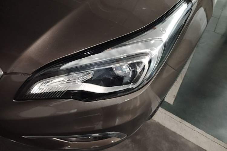 Used Buick Envision 2014 28T Four-Wheel Drive Elite Model Left Front Headlight