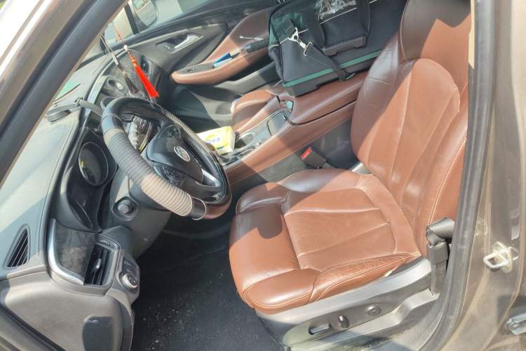 Used Buick Envision 2014 28T Four-Wheel Drive Luxury Model Left Front Seat