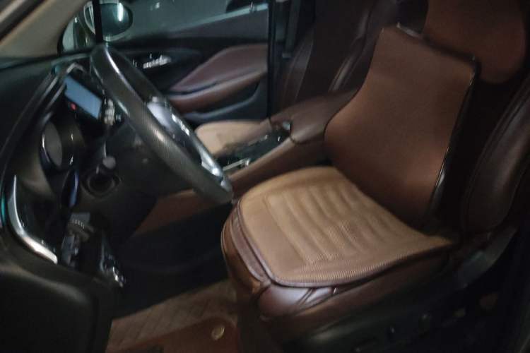 Used Buick Envision 2014 28T Four-Wheel Drive Luxury Model Left Front Seat