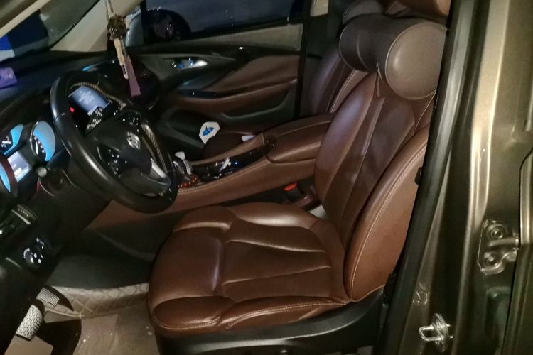 Used Buick Envision 2014 28T Four-Wheel Drive Luxury Model Left Front Seat