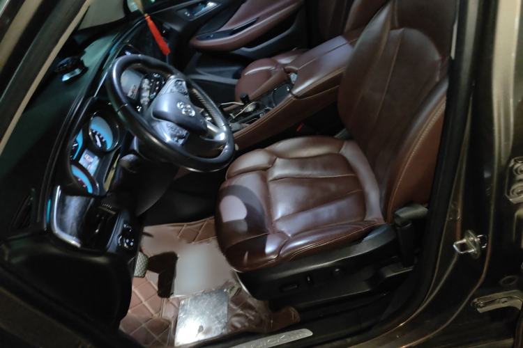 Used Buick Envision 2014 28T Four-Wheel Drive Luxury Model Left Front Seat