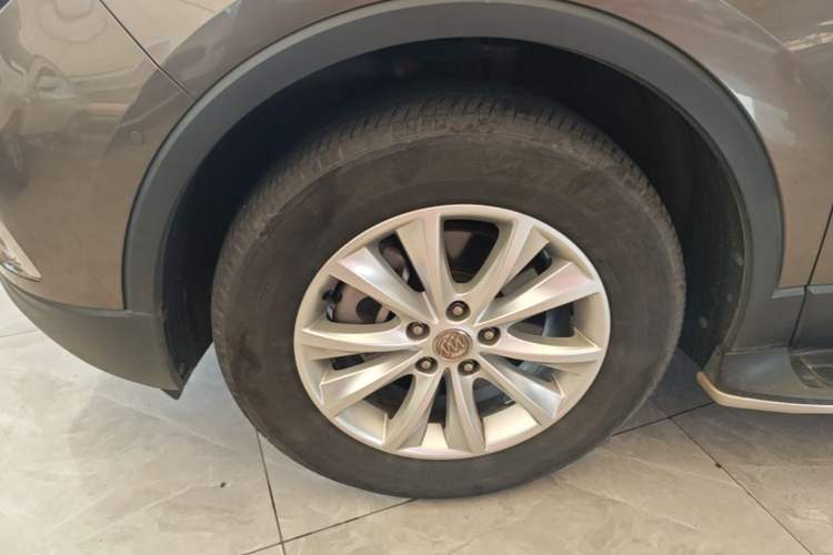 Used Buick Envision 2014 28T Four-Wheel Drive Luxury Model Left Front Wheel Hub