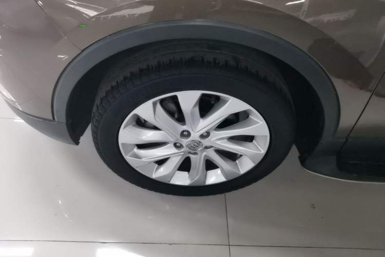 Used Buick Envision 2014 28T Four-Wheel Drive Elite Model Left Front Wheel Hub