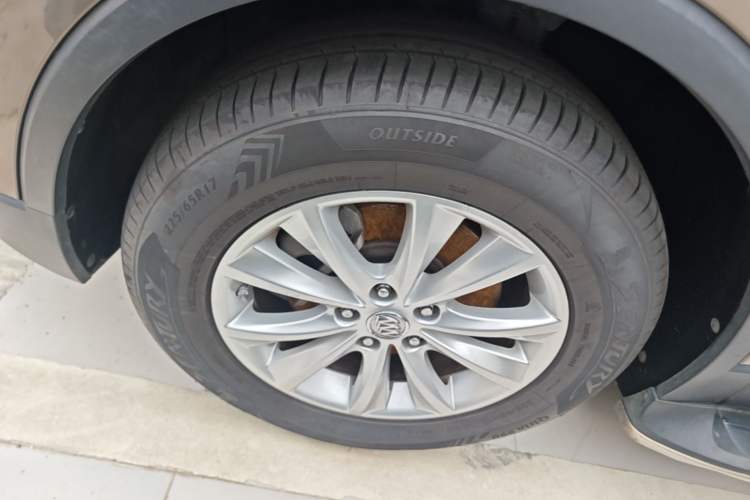 Used Buick Envision 2014 28T Four-Wheel Drive Elite Model Left Front Wheel Hub