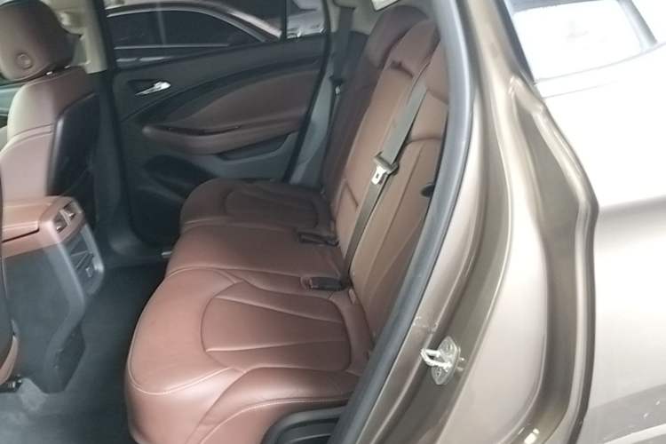 Used Buick Envision 2014 28T All-Wheel-Drive Versatile Sports Flagship Edition Left Rear Seat