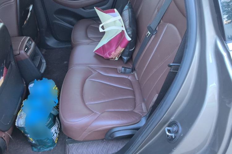 Used Buick Envision 2014 28T Four-Wheel Drive Luxury Model Left Rear Seat