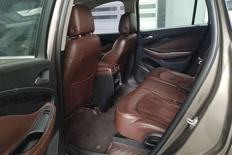 Used Buick Envision 2014 28T Four-Wheel Drive Elite Model Left Rear Seat