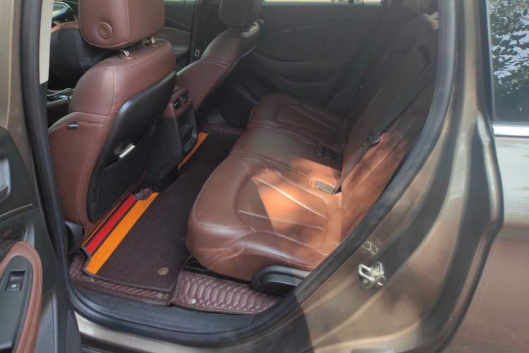 Used Buick Envision 2014 28T Four-Wheel Drive Luxury Model Left Rear Seat