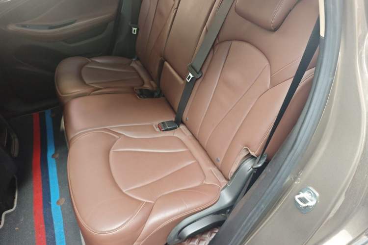 Used Buick Envision 2014 28T Four-Wheel Drive Luxury Model Left Rear Seat