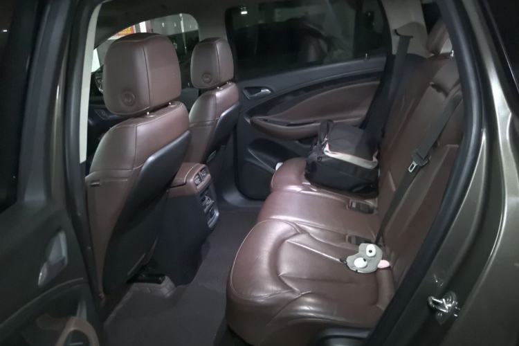 Used Buick Envision 2014 28T All-Wheel-Drive Versatile Sports Flagship Edition Left Rear Seat