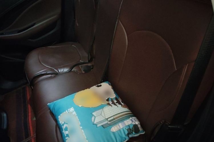Used Buick Envision 2014 28T Four-Wheel Drive Luxury Model Left Rear Seat