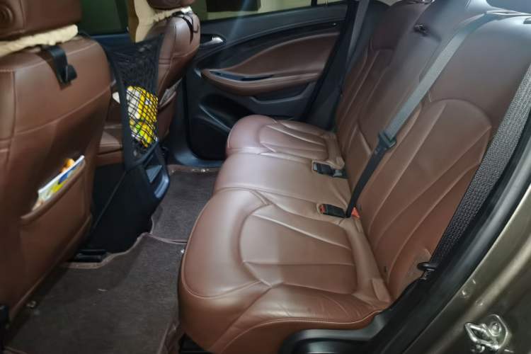 Used Buick Envision 2014 28T Four-Wheel Drive Elite Model Left Rear Seat