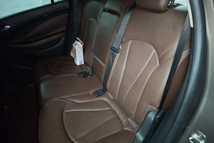 Used Buick Envision 2014 28T Four-Wheel Drive Luxury Model Left Rear Seat