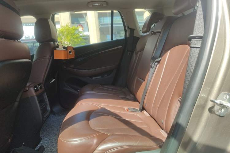 Used Buick Envision 2014 28T Four-Wheel Drive Luxury Model Left Rear Seat