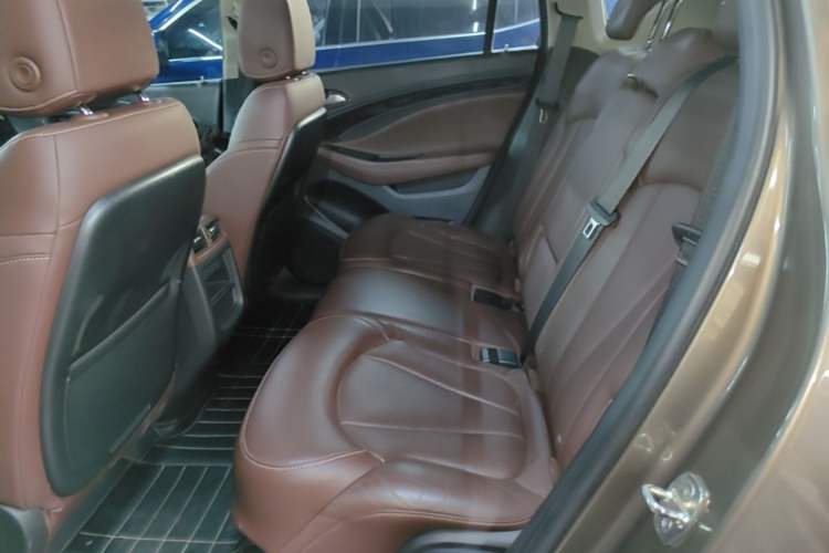 Used Buick Envision 2014 28T Four-Wheel Drive Luxury Model Left Rear Seat