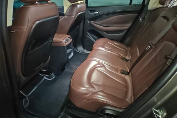 Used Buick Envision 2014 28T Four-Wheel Drive Luxury Model Left Rear Seat