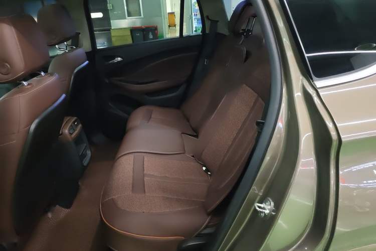 Used Buick Envision 2014 28T All-Wheel-Drive Versatile Sports Flagship Edition Left Rear Seat