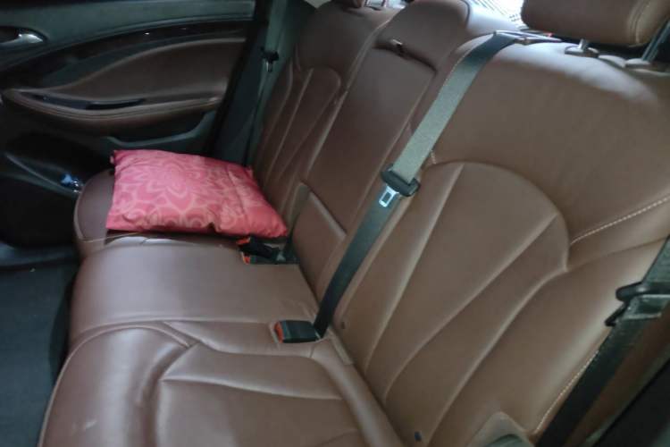 Used Buick Envision 2014 28T All-Wheel-Drive Versatile Sports Flagship Edition Left Rear Seat