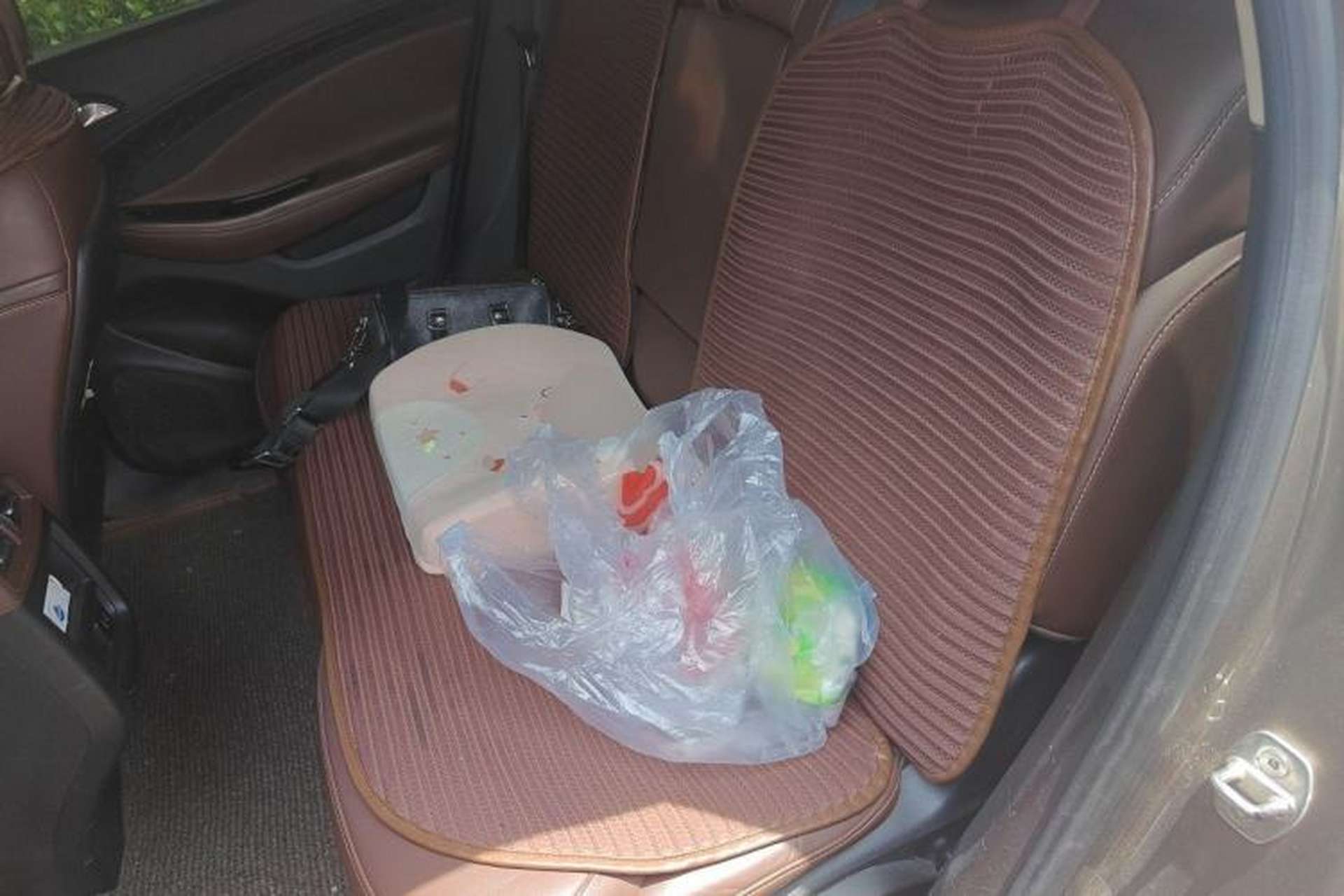 Used Buick Envision 2014 28T Four-Wheel Drive Luxury Model Left Rear Seat