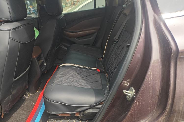 Used Buick Envision 2014 28T Four-Wheel Drive Luxury Model Left Rear Seat