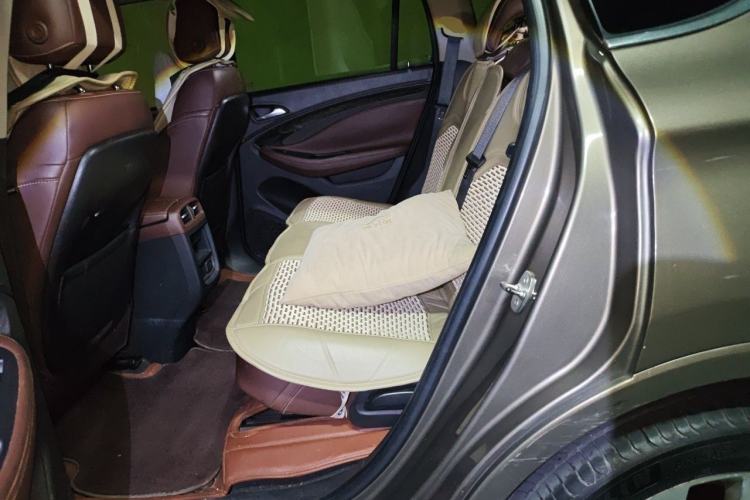 Used Buick Envision 2014 28T All-Wheel-Drive Versatile Sports Flagship Edition Left Rear Seat