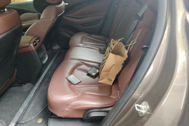 Used Buick Envision 2014 28T Four-Wheel Drive Luxury Model Left Rear Seat