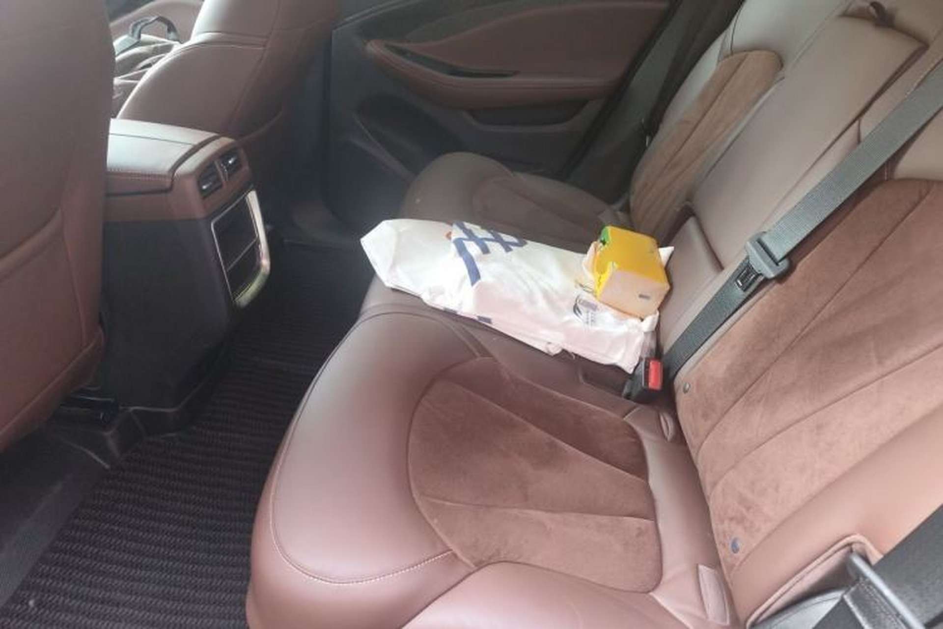 Used Buick Envision 2014 28T Four-Wheel Drive Elite Model Left Rear Seat
