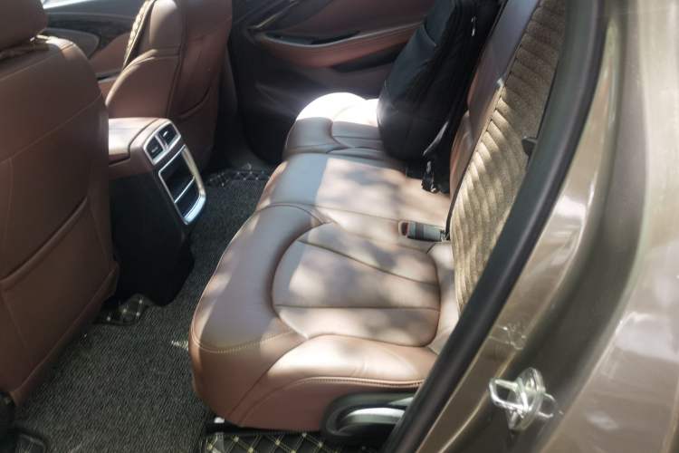Used Buick Envision 2014 28T Four-Wheel Drive Elite Model Left Rear Seat