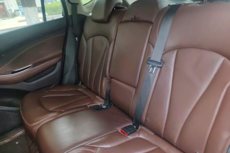 Used Buick Envision 2014 28T Four-Wheel Drive Luxury Model Left Rear Seat