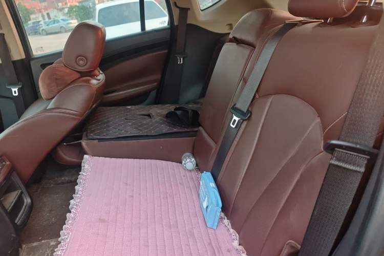 Used Buick Envision 2014 28T Four-Wheel Drive Luxury Model Left Rear Seat