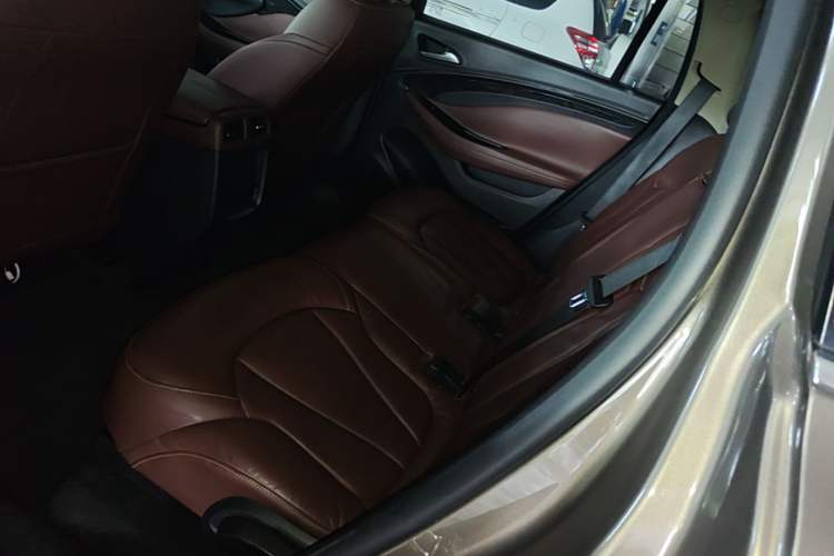 Used Buick Envision 2014 28T Four-Wheel Drive Elite Model Left Rear Seat