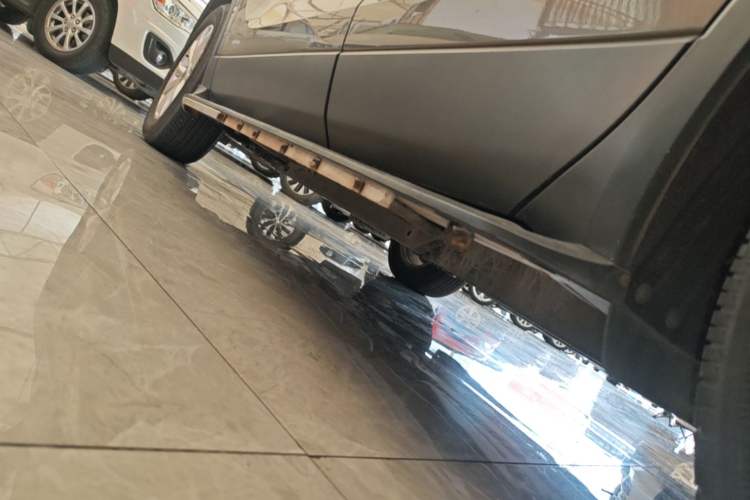 Used Buick Envision 2014 28T Four-Wheel Drive Luxury Model Left Side Sill