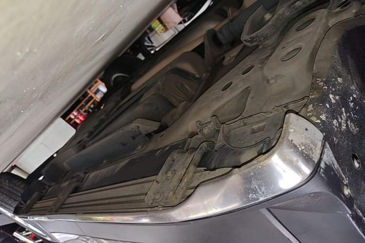 Used Buick Envision 2014 28T Four-Wheel Drive Elite Model Left Side Sill