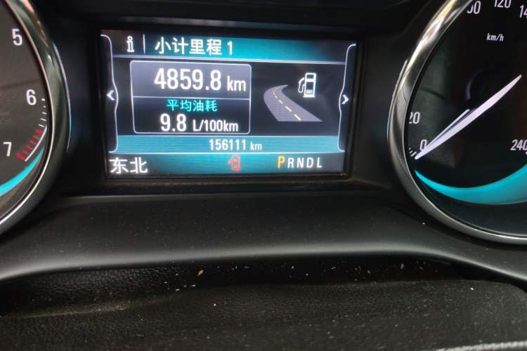 Used Buick Envision 2014 28T Four-Wheel Drive Elite Model Odometer Close Up