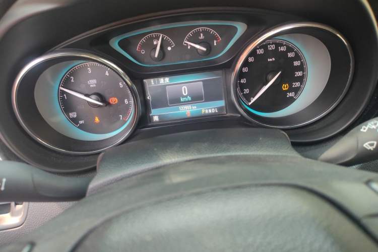 Used Buick Envision 2014 28T Four-Wheel Drive Luxury Model Odometer Close Up