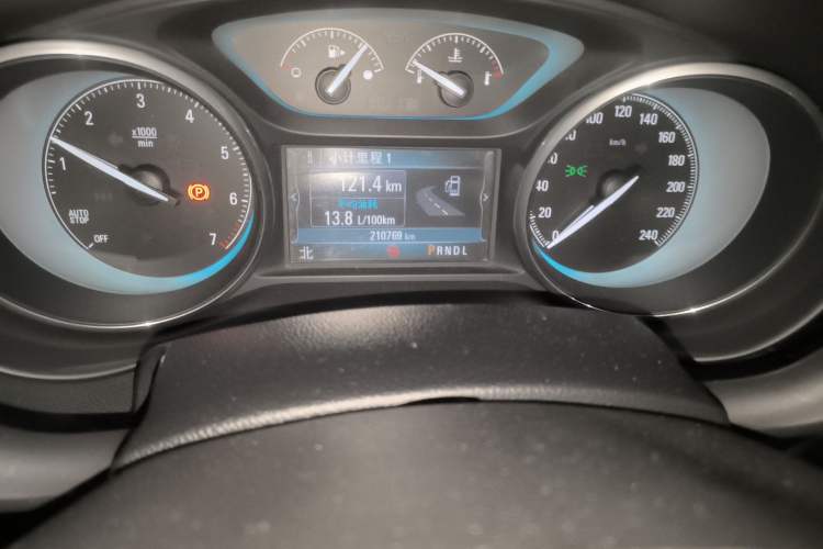 Used Buick Envision 2014 28T Four-Wheel Drive Elite Model Odometer Close Up