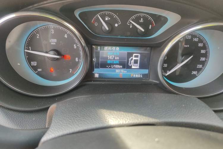 Used Buick Envision 2014 28T Four-Wheel Drive Luxury Model Odometer Close Up