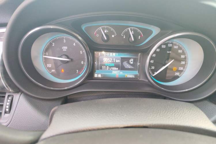 Used Buick Envision 2014 28T Four-Wheel Drive Elite Model Odometer Close Up