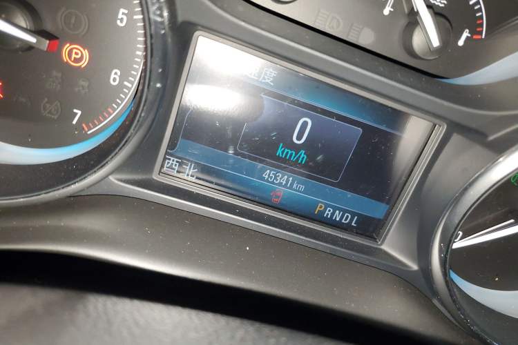 Used Buick Envision 2014 28T Four-Wheel Drive Elite Model Odometer Close Up