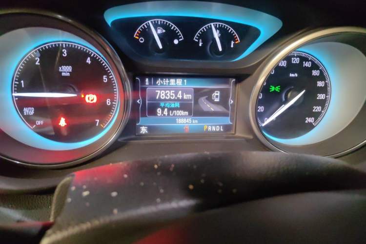Used Buick Envision 2014 28T Four-Wheel Drive Elite Model Odometer Close Up