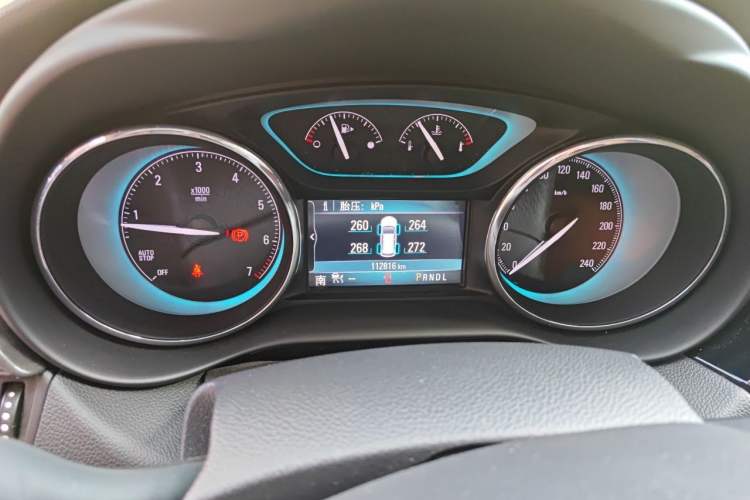 Used Buick Envision 2014 28T Four-Wheel Drive Luxury Model Odometer Close Up