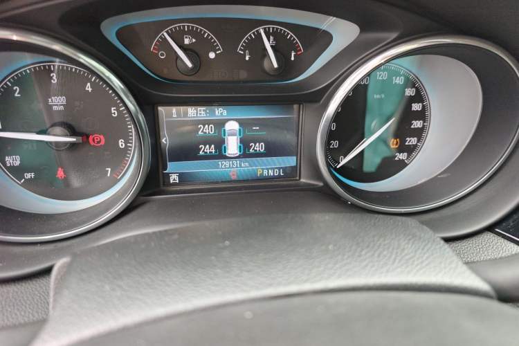 Used Buick Envision 2014 28T Four-Wheel Drive Luxury Model Odometer Close Up